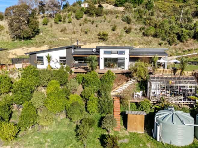 792 Hira Road, Hira