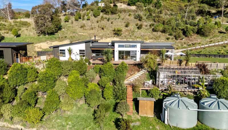 792 Hira Road, Hira