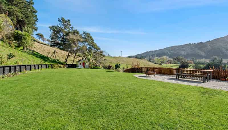 792 Hira Road, Hira