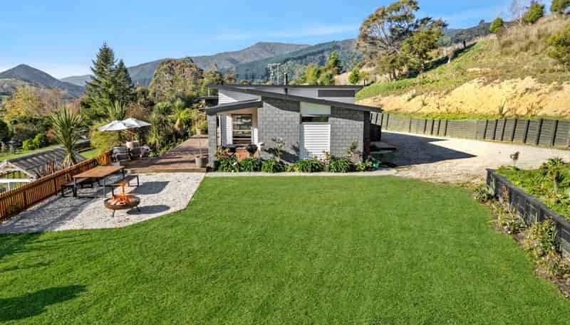792 Hira Road, Hira