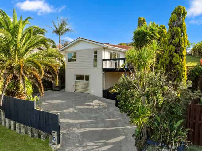 10 Celeste Place, Totara Vale