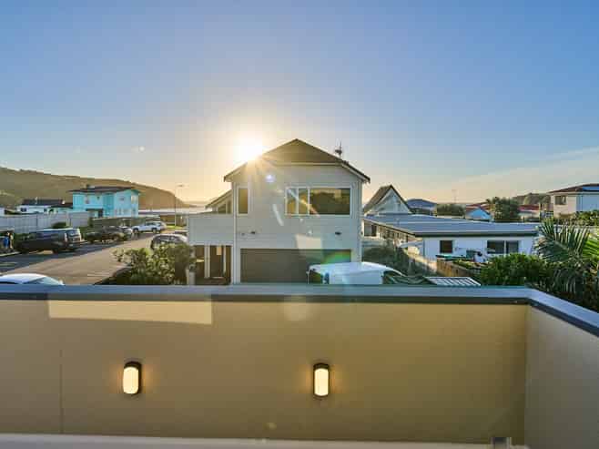 2 Toms Road, Porirua