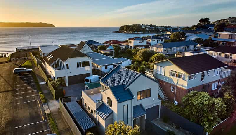 2 Toms Road, Porirua
