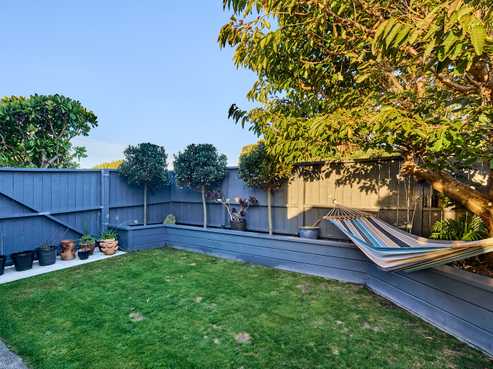 2 Toms Road, Porirua