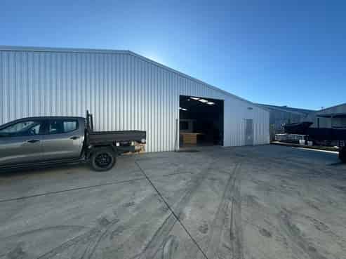 Modern Onekawa Warehouse