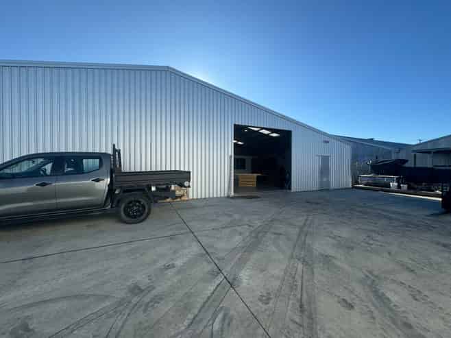 Modern Onekawa Warehouse