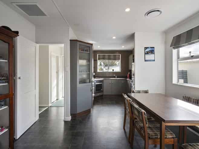 14 Dampier Avenue, Awapuni