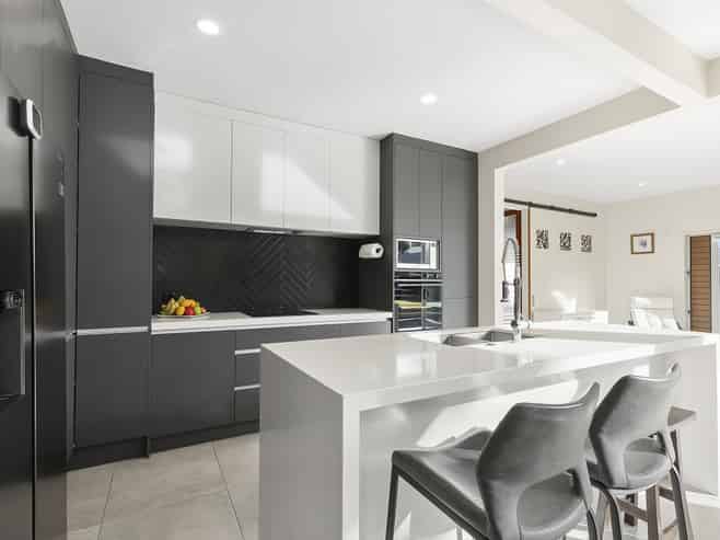 7 Pikitanga Close, Tawa