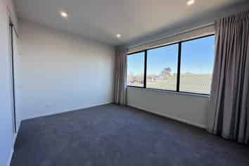 2/9 Marcroft St, Woolston