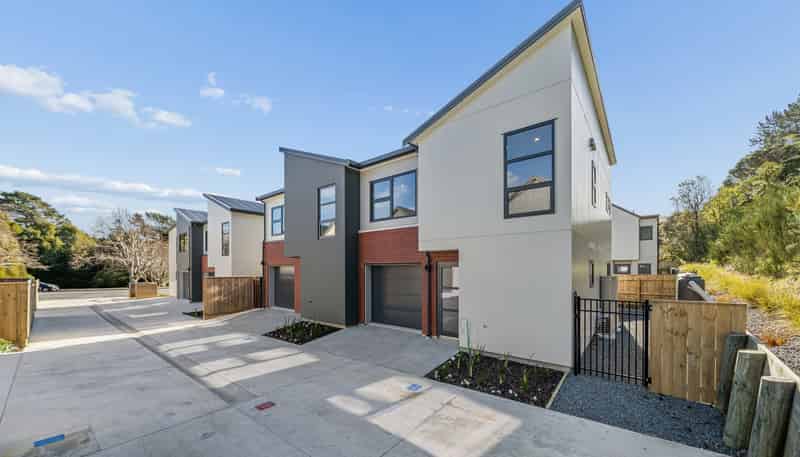 8/60 Akatarawa Road, Brown Owl