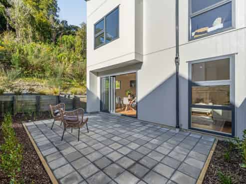 8/60 Akatarawa Road, Brown Owl