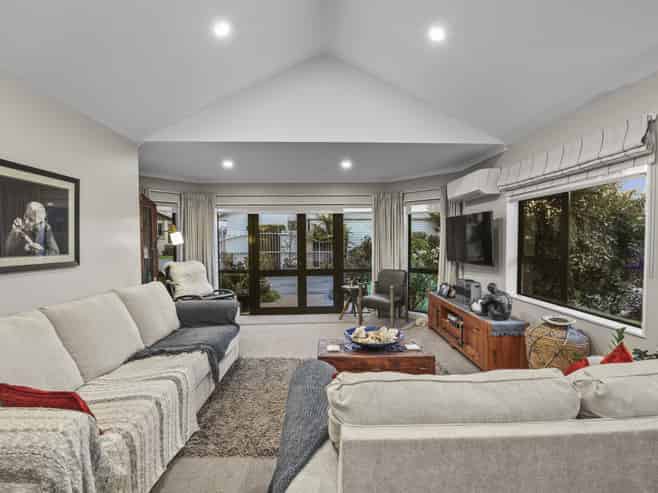 71A Redwood Street, Redwoodtown