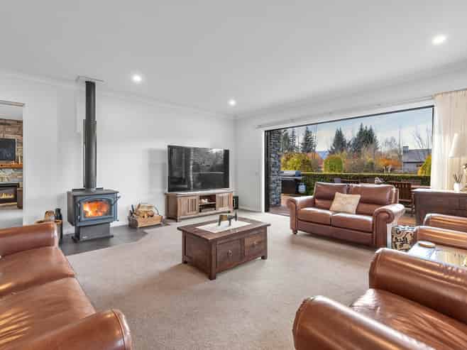 6 Sandys Lane, Wanaka