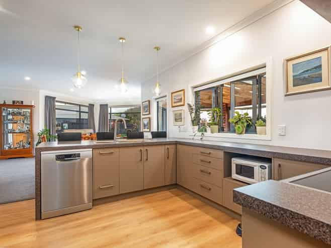 8 Crabapple Close, Milson