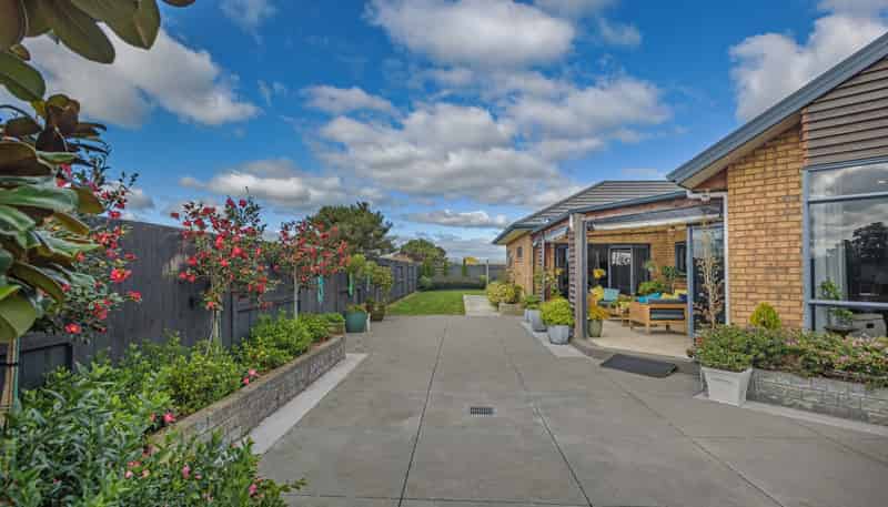 8 Crabapple Close, Milson