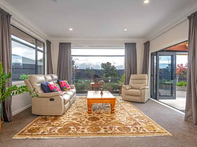 8 Crabapple Close, Milson