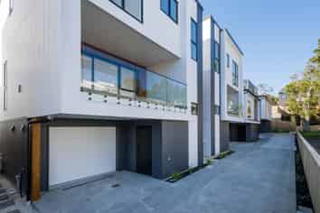 B/79 Archers Road, Hillcrest