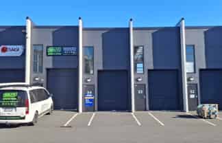 MODERN 47M² INDUSTRIAL UNIT IN SILVERDALE

