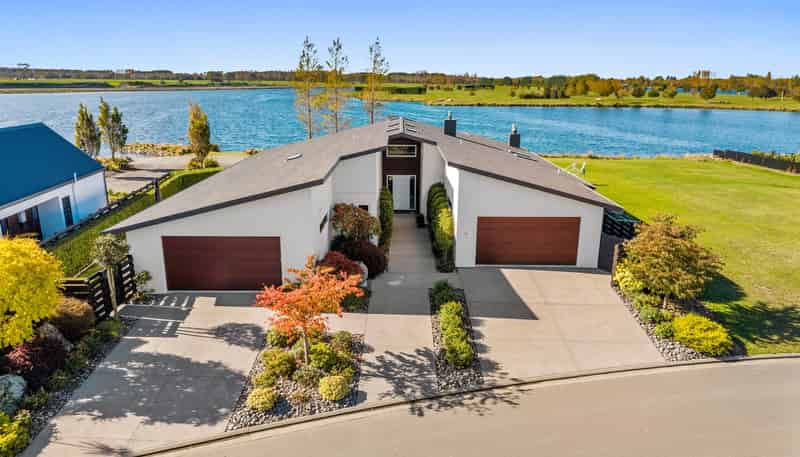 4 Waterton Point, Huntingdon