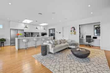 4 Waterton Point, Huntingdon