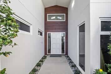 4 Waterton Point, Huntingdon