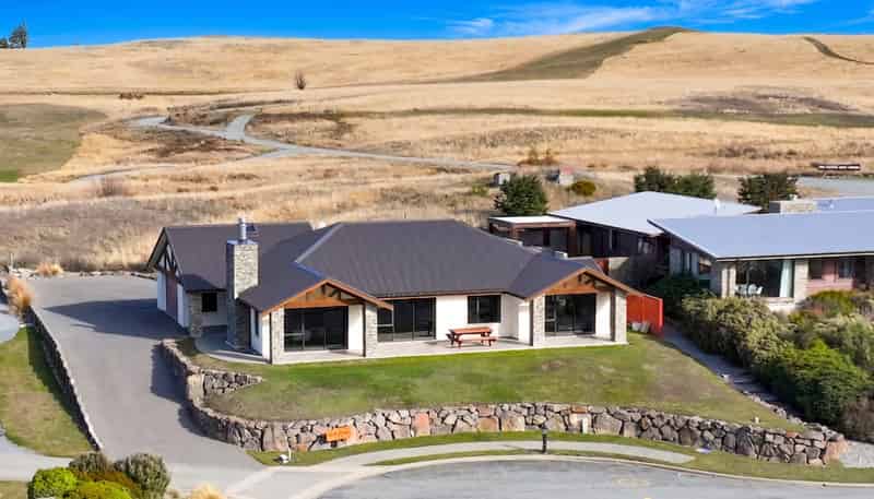 2 Walter Black Place, Lake Tekapo