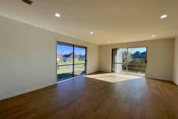 49 Michael Jones Drive, Flat Bush