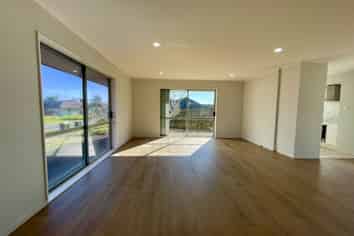 49 Michael Jones Drive, Flat Bush