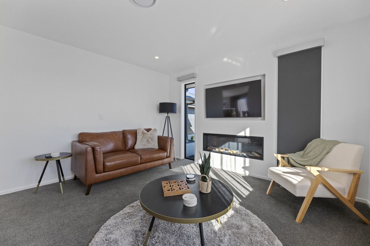 Brand New Luxury Build - Mehr