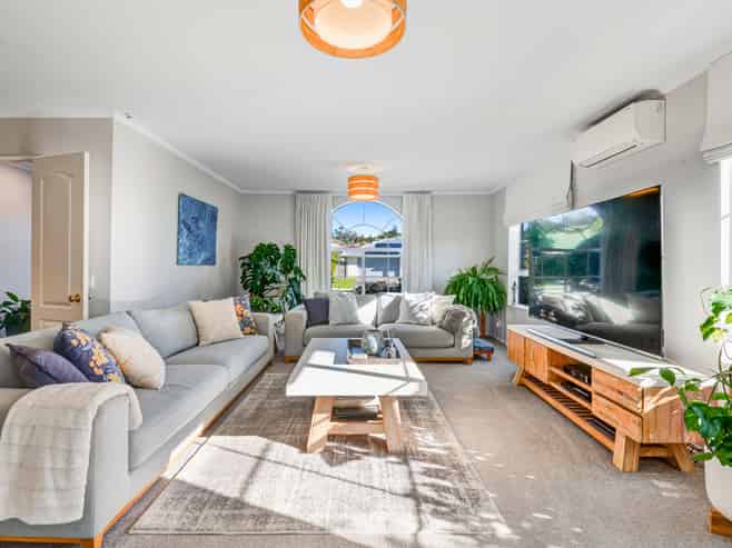 19 Esther Place, Red Beach