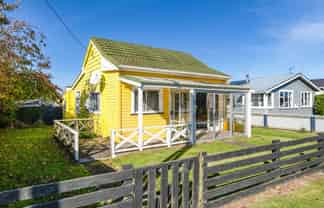82 Railway Street, Eltham