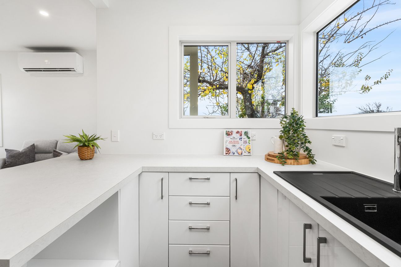 Don't Blink - You'll Miss This Renovated Beauty! - Widok 4