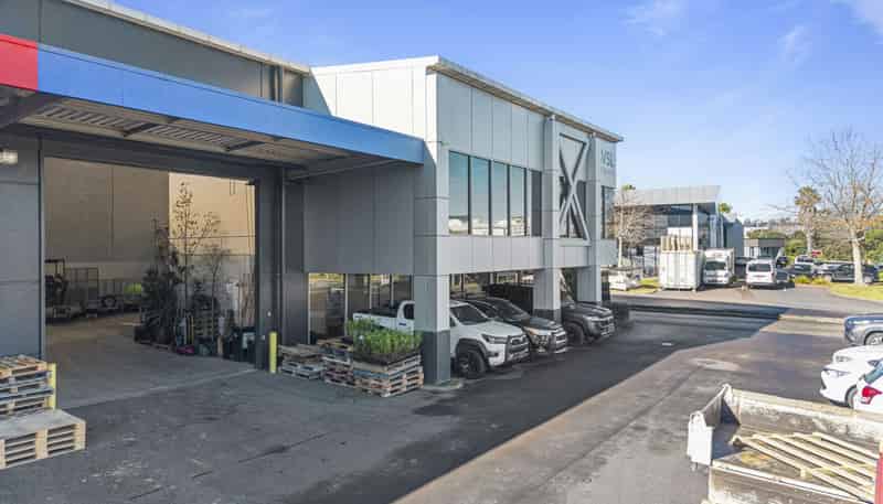 2/43 William Pickering Drive, Albany