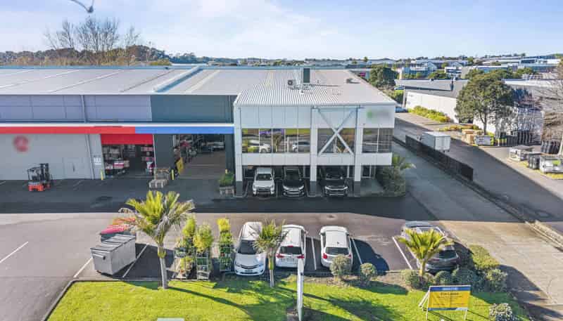 2/43 William Pickering Drive, Albany