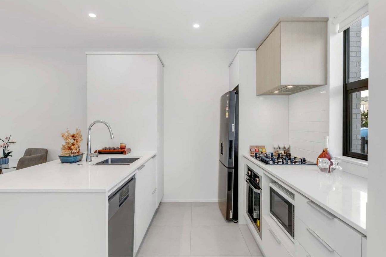 Fletcher-Built Freehold with Reserve Outlook - Vaade 5