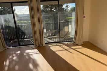 11 Waipuhinui Way, Wiri