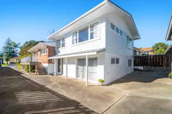 75 Lawrence Crescent, Hillpark