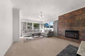 75 Lawrence Crescent, Hillpark