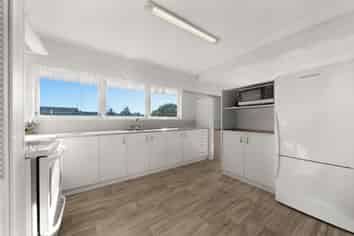 75 Lawrence Crescent, Hillpark