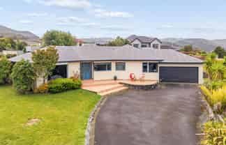 34 Birkinshaw Grove, Riverstone Terraces