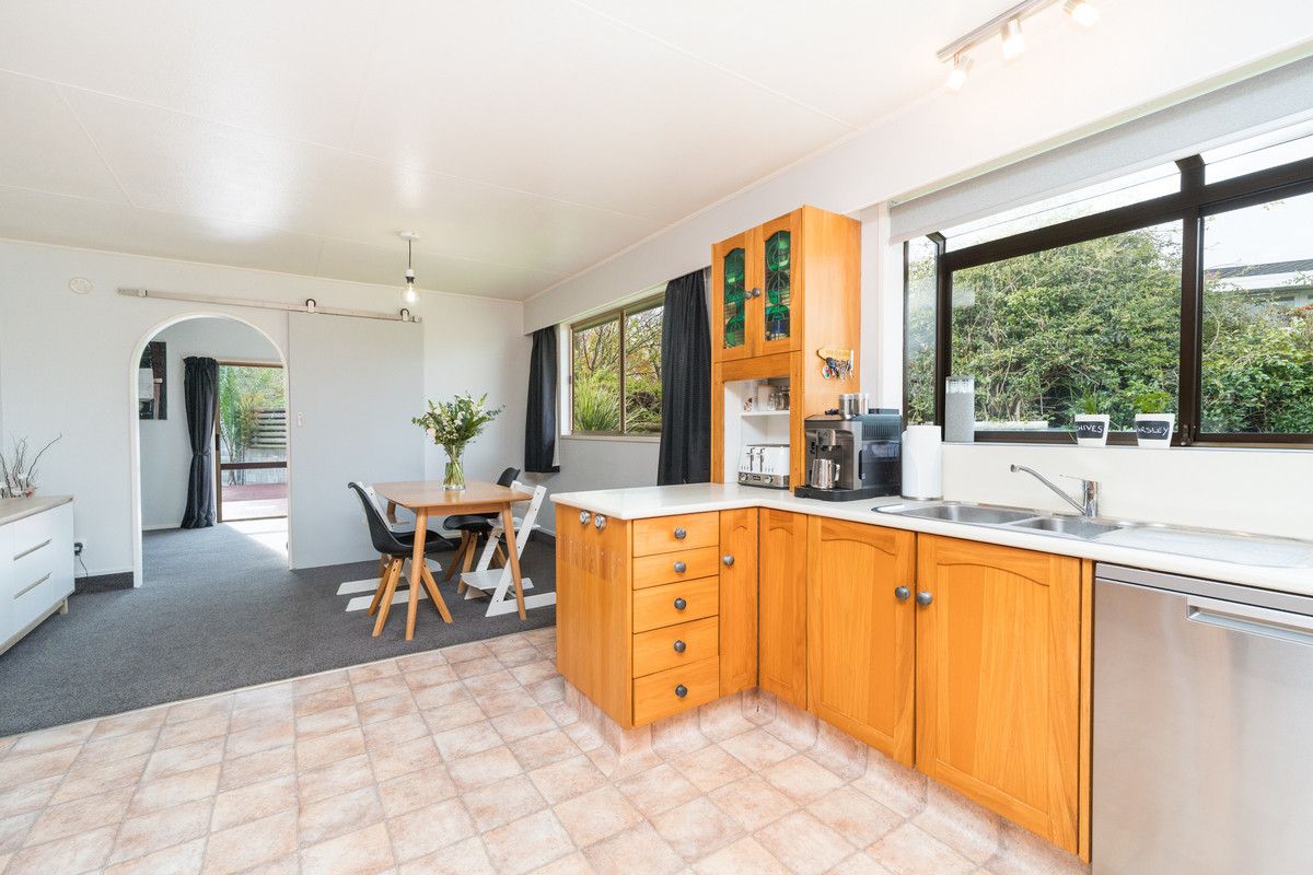 Huge Family Home + Great Garaging - Więcej