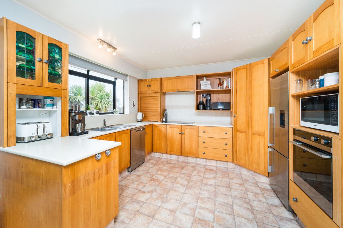 Huge Family Home + Great Garaging - Widok 3