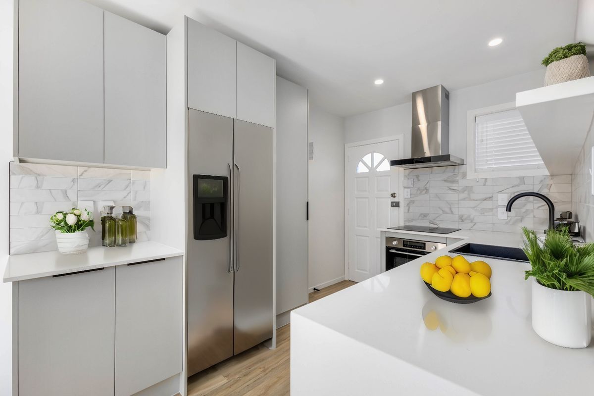 Refurbished two bedroom Onehunga mall unit. - Widok 3