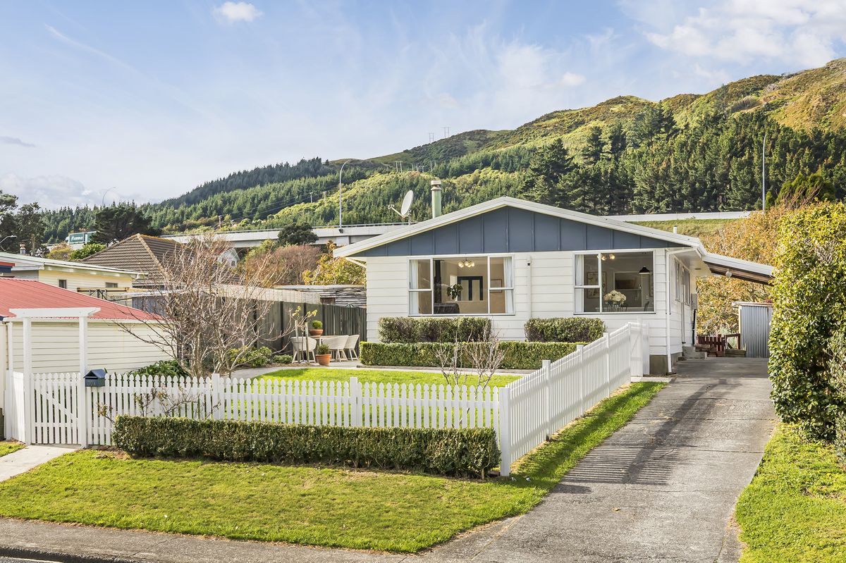 Sunny, Secure & So Convenient in Tawa - Widok 2