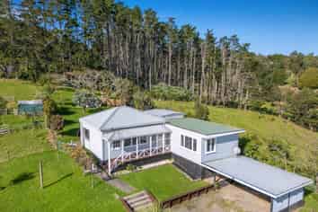 129  Mangakura Road, Helensville