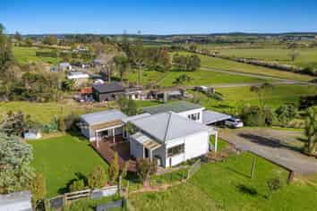 129  Mangakura Road, Helensville