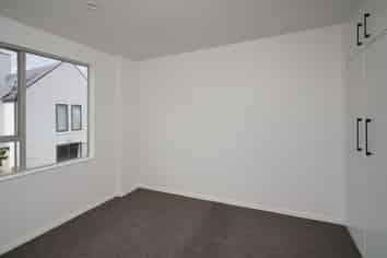 2/11 Winchester Street, Merivale