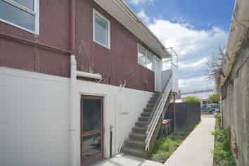2/11 Winchester Street, Merivale