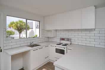 2/11 Winchester Street, Merivale