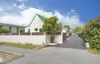 2/11 Winchester Street, Merivale